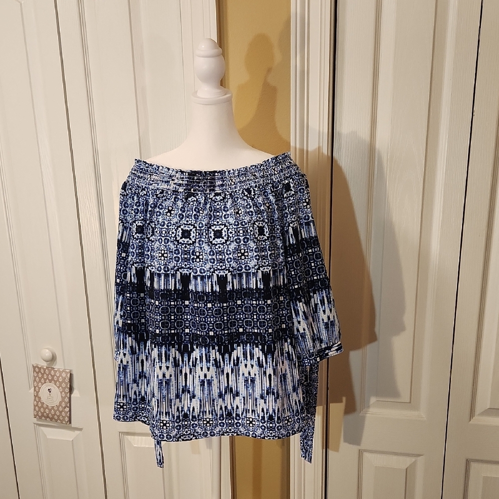 New York & Company Navy Geometric Blouse